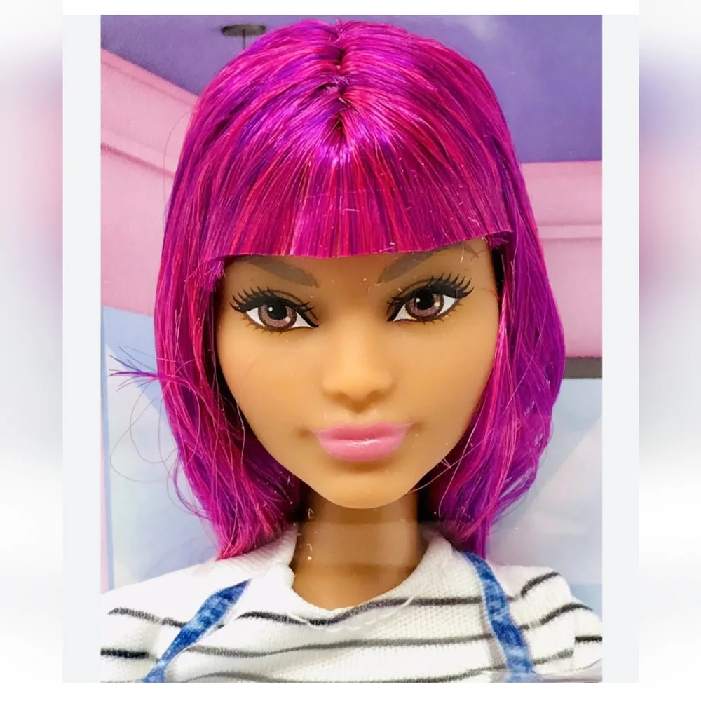 Barbie Salon Stylist You Can Be Anything Doll BNIB - Picture 2 of 5